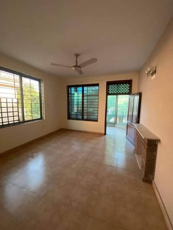 6 Marla House In G-10 Of G-10 Is Available For sale 3