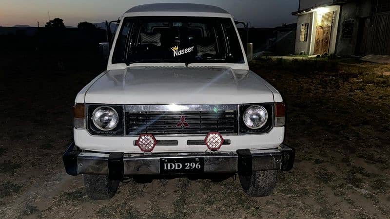 Mitsubishi Pajero 1990 2