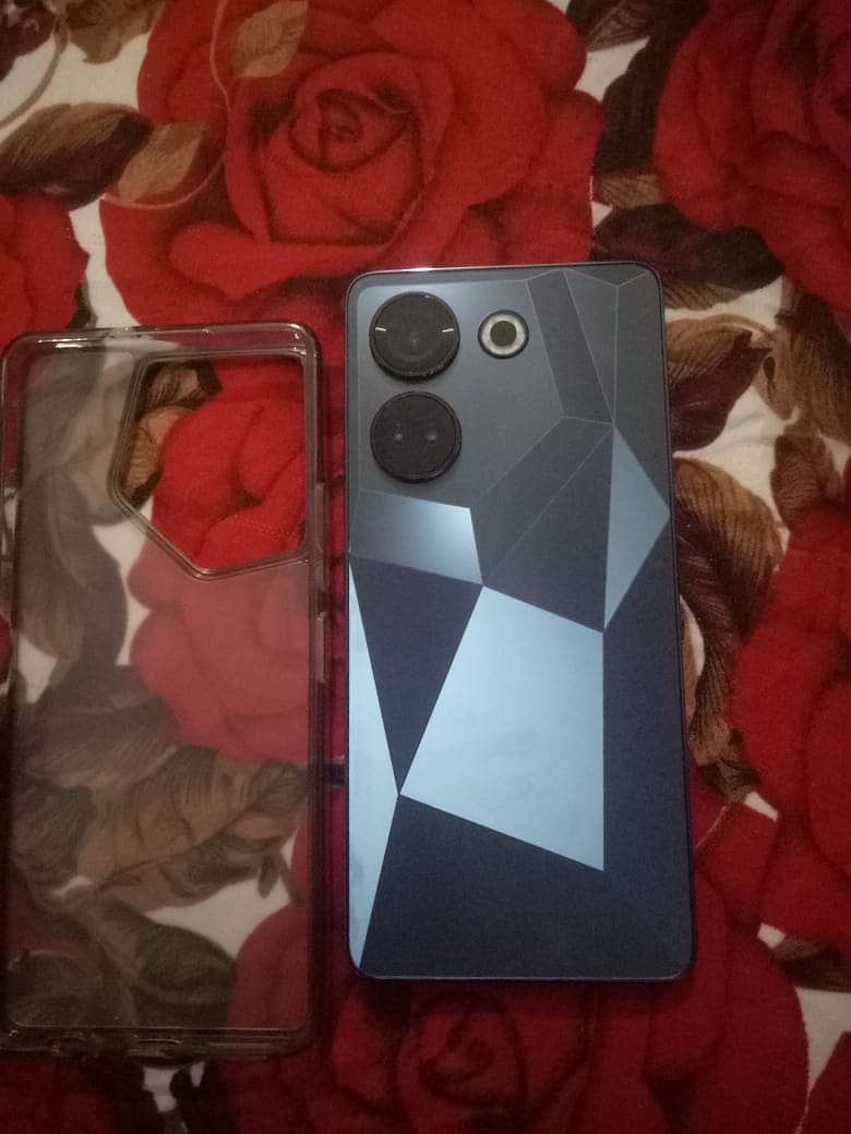 Tecno Camon 20 pro for sale 8, 256 Black. 1