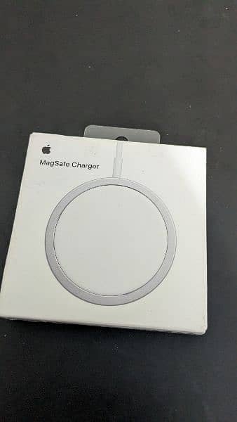 Magsafe for iphone 15W with aluminium stand 1