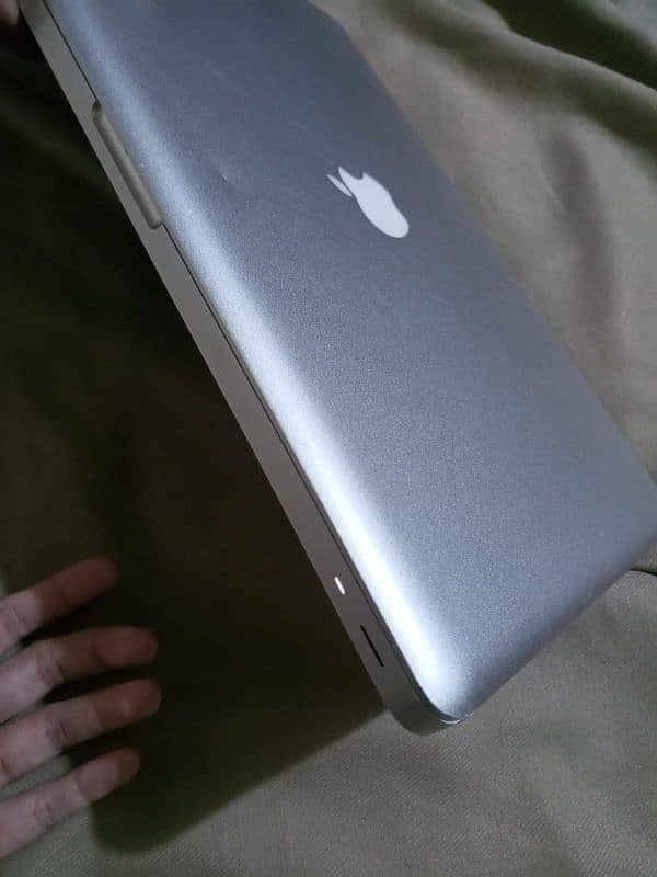 A beautiful MacBook pro for sale 10 by 10 condition 2