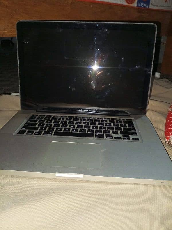 A beautiful MacBook pro for sale 10 by 10 condition 6