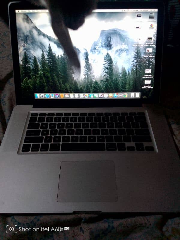 A beautiful MacBook pro for sale 10 by 10 condition 7