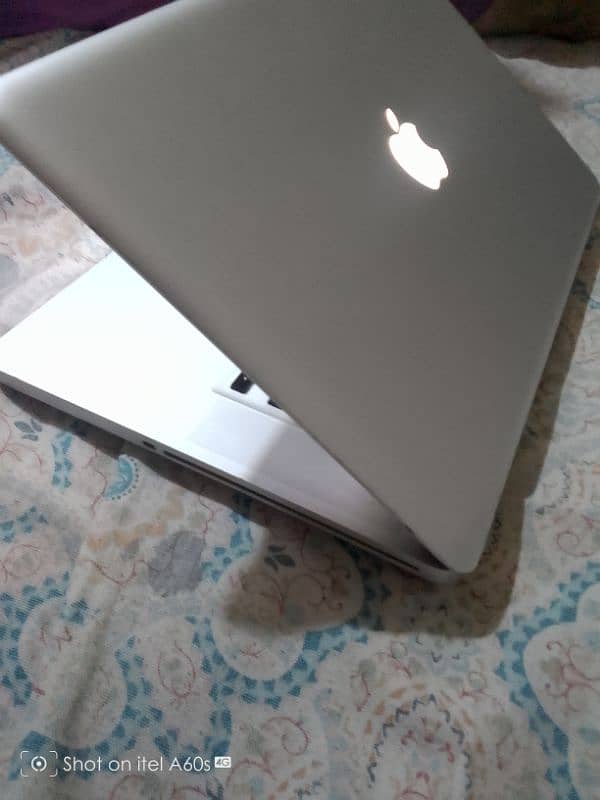 A beautiful MacBook pro for sale 10 by 10 condition 13