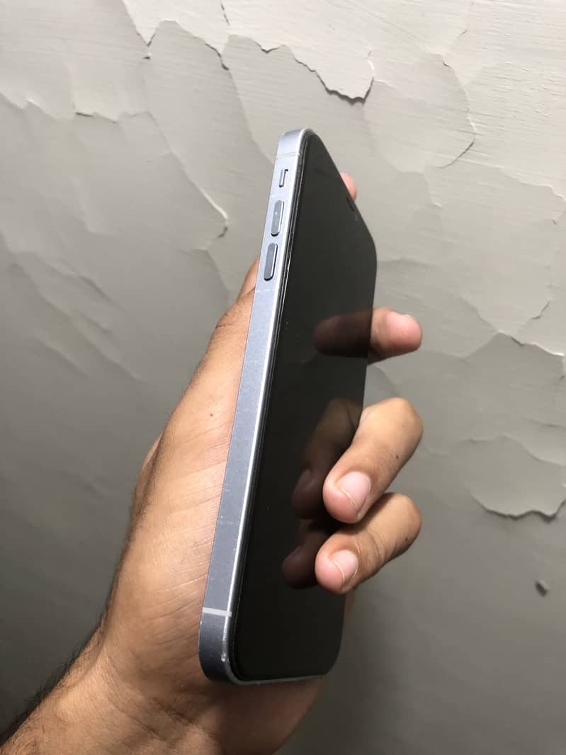 iPhone XR in 13 pro converted 6