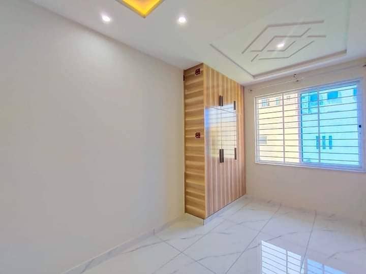 Top city 10 marla incomplete house for sale 10