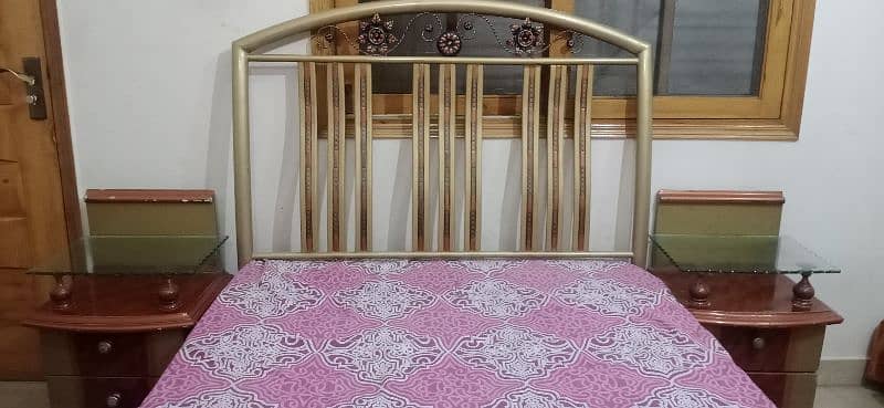 rod iron single bed 2 side tables 1