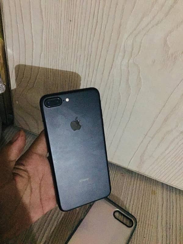 I phone 7 plus /pta approved 128/gb 3