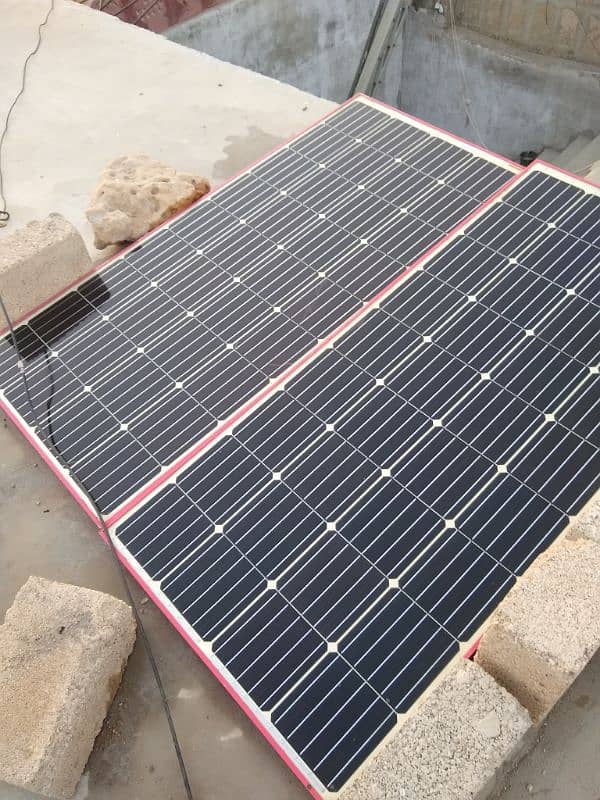 (2) solar panel mono 165×165 volt 0