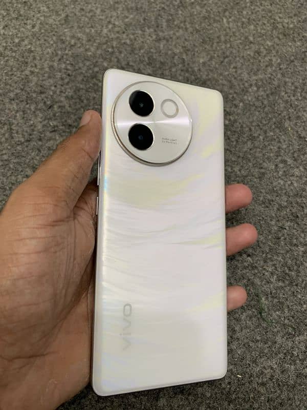 Vivo v30e 8/256 3