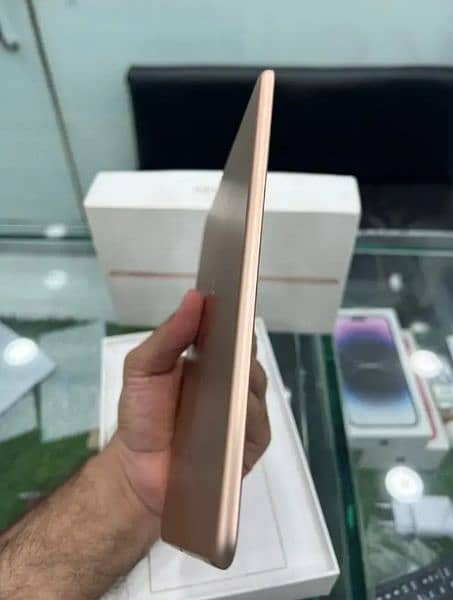 iPad Mini 5 with box 3