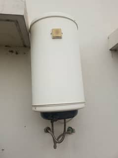 instant conventional electric geyser