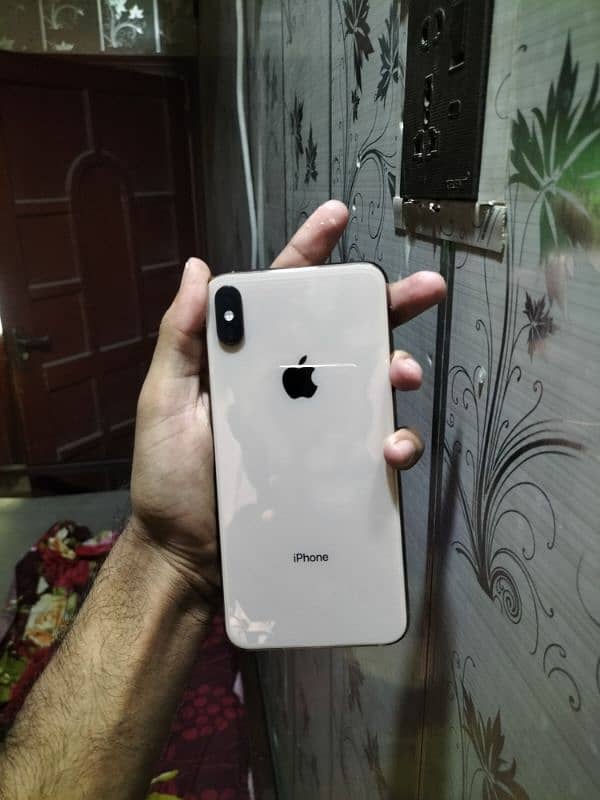 Iphone XsMax gold 5