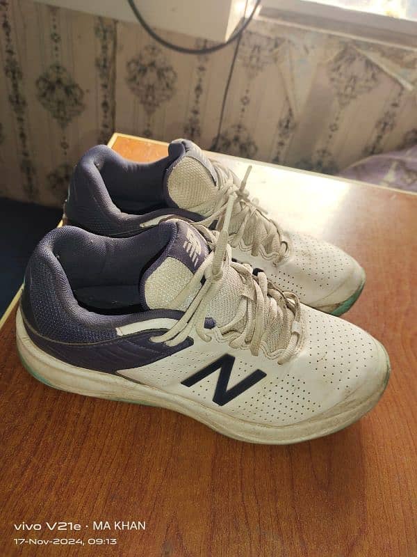 new balance spikes 0