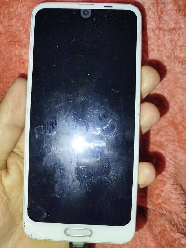 Aquos r2 non pta 10/8 condition back crack . . 1