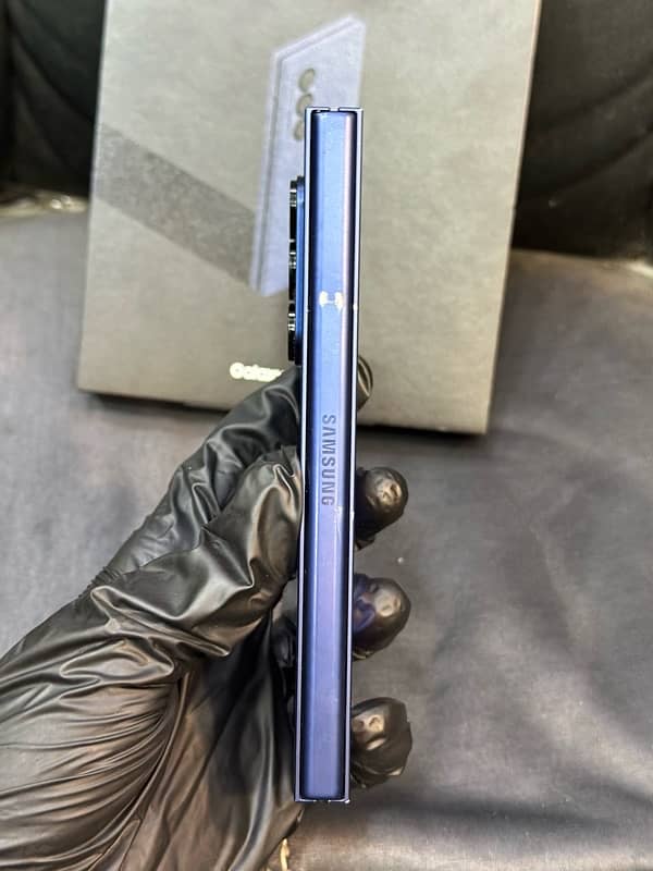 Samsung Galaxy Fold 6 Dual Global Display with Box 5