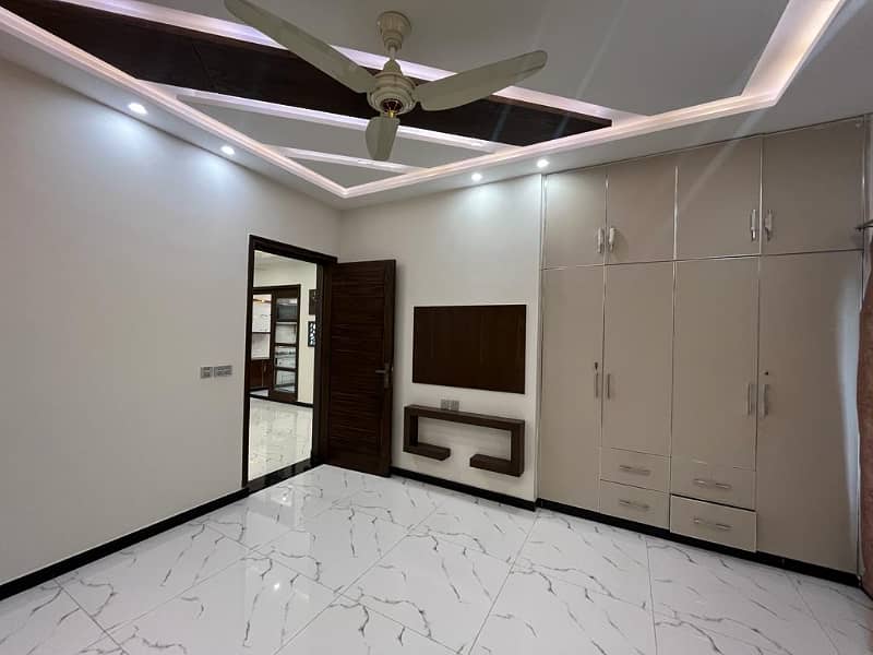 10 Marla Luxury Designer House For Sale In Bahria Town Lahore In Low budget price 6