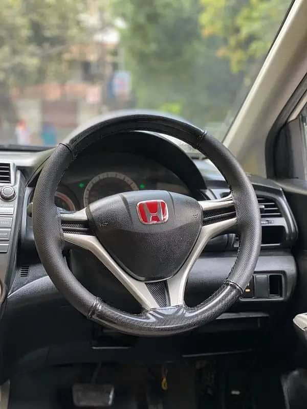 Honda City IVTEC 2010 automatic 1.3 8