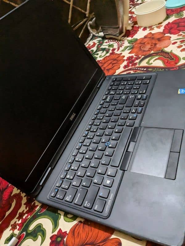 Dell latitude Core i5 5th generation 1