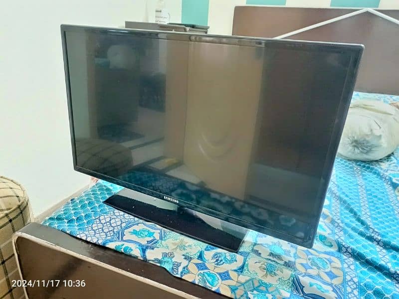 samsung 32inch LED (Panel Broken) 0