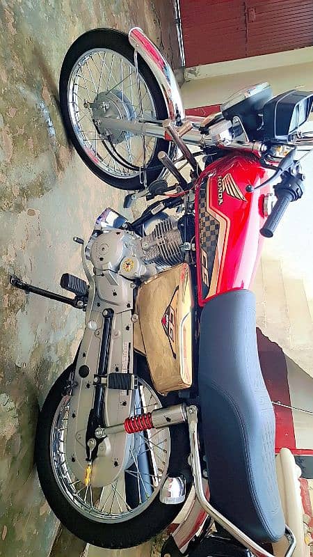 Honda CG125 125S Gold Adition. Condition 10/10 6