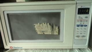 Microwave oven in a good condition is for sale