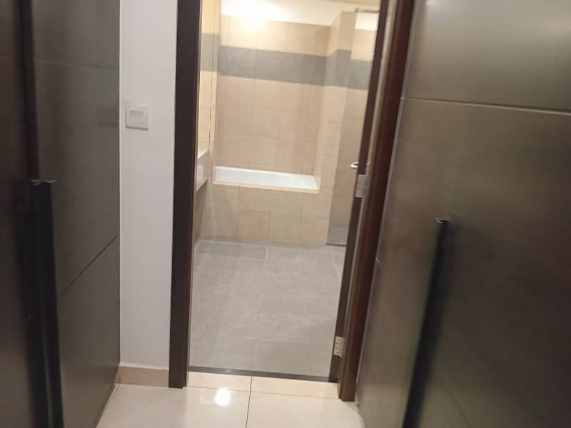 Pearl Tower 2 Bedroom Fully Sea Facing 4