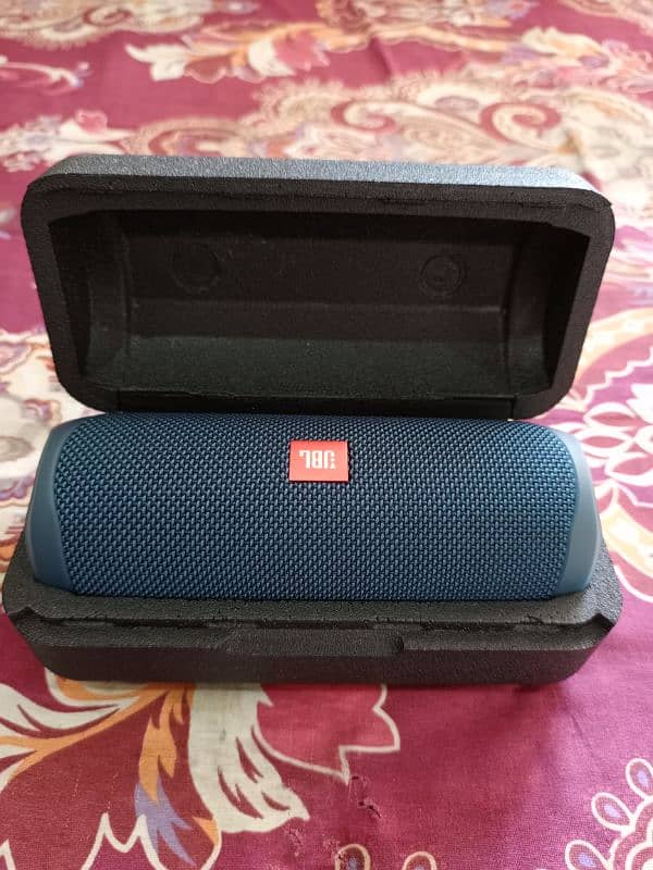 JBL Flip 5 Bluetooth speaker 2