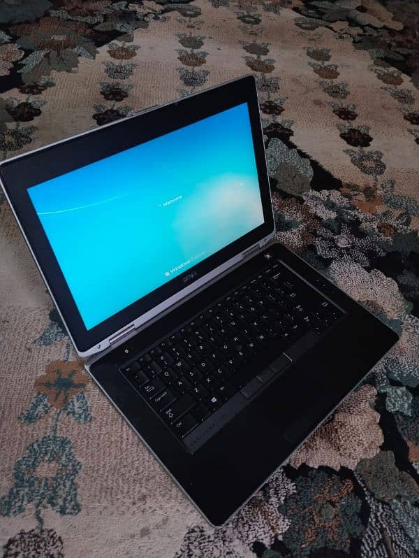 Dell laptop 8 gb ram 320 HDD 1