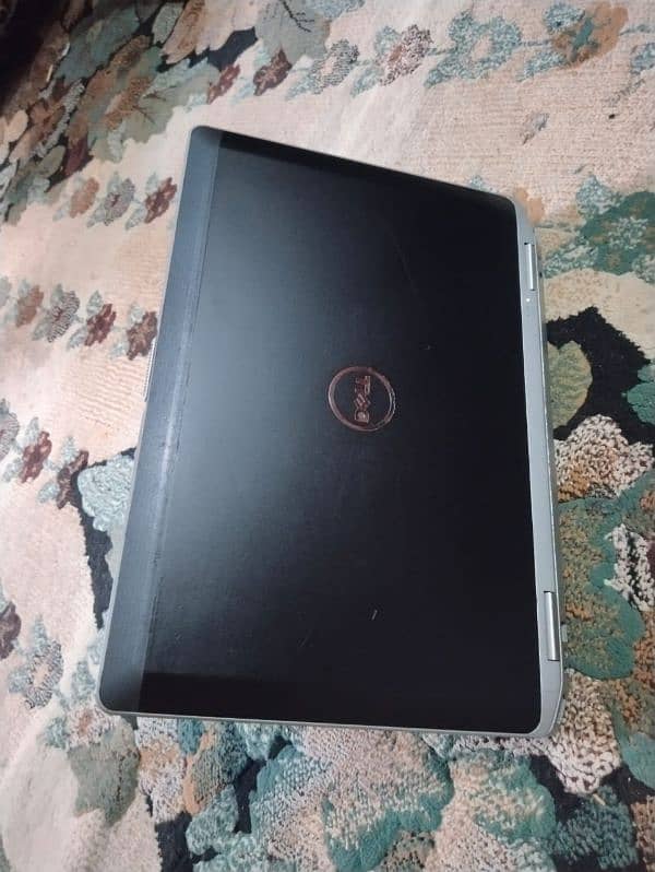 Dell laptop 8 gb ram 320 HDD 4