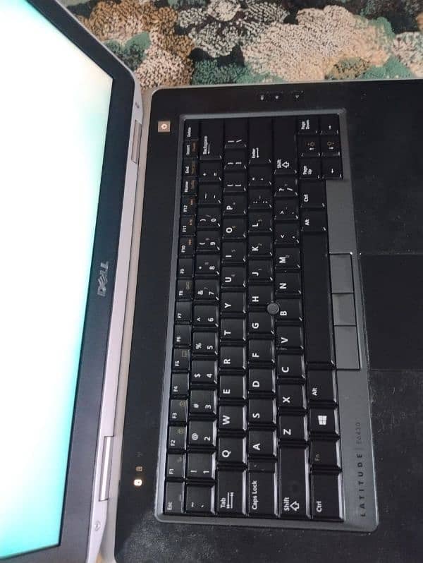 Dell laptop 8 gb ram 320 HDD 5