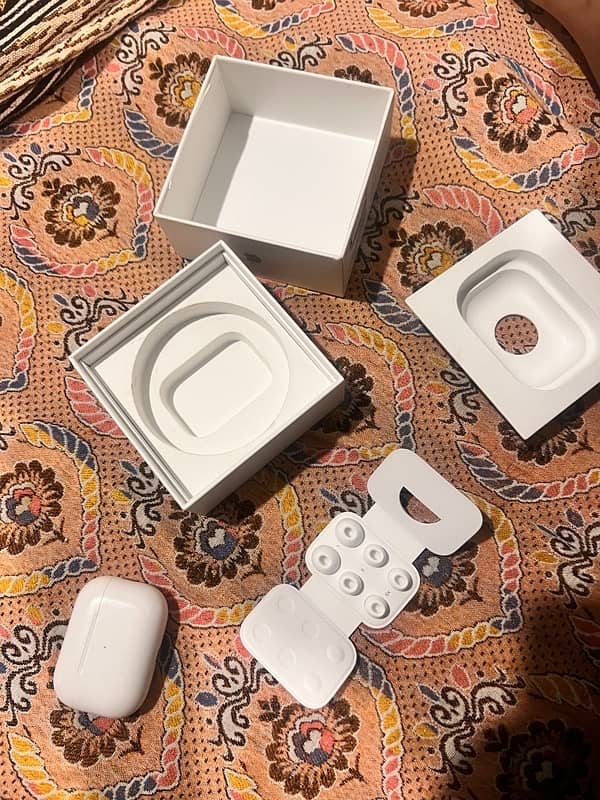 Apple Airpods Pro 2nd gen 4