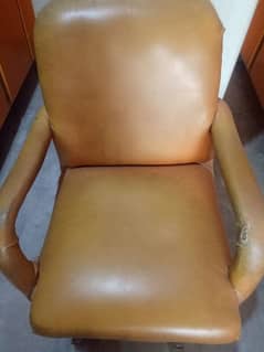 chair use ma hai 10/8 condition ma hai