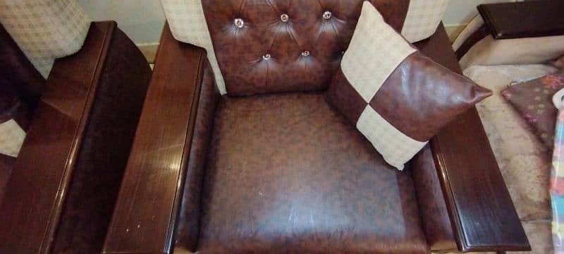 Branded 7-Seater Leather Sofa Set for Sale! 4