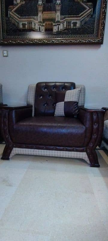 Branded 7-Seater Leather Sofa Set for Sale! 6