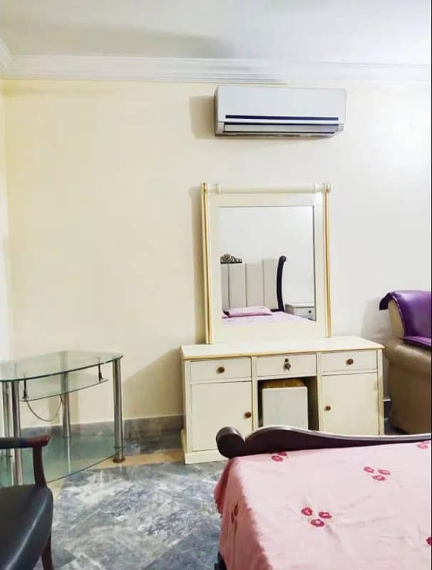 Fully furnished apartment flat for rent Madina town college Road Faisalabad 0