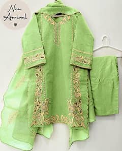 Elegant green Embroidered organza suit set for woman