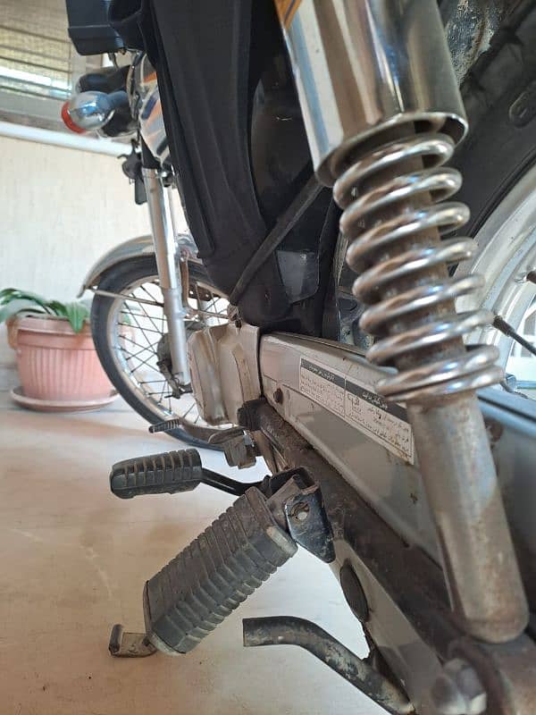 Larkana Registration Honda CG125 2018 model 6