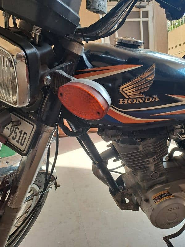 Larkana Registration Honda CG125 2018 model 8