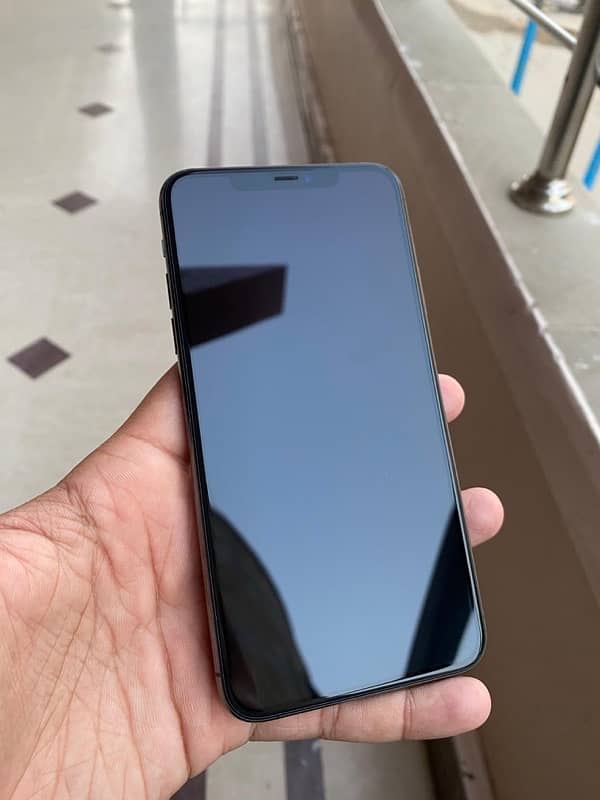 IPhone 11 Pro Max 256GB Pta Approved 1