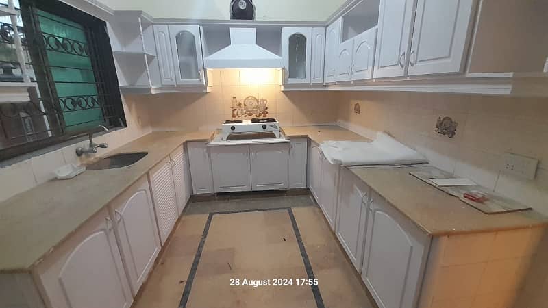 7.5 MARLA HOUSE FOR RENT AT JOHAR TOWN LAHORE 10