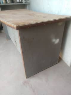 Office Table condition wise achi h only serious buyer contact me