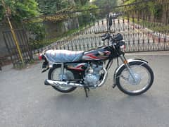 Honda CG 125 2024  6500 km drivn onlty like new bike 1st owner