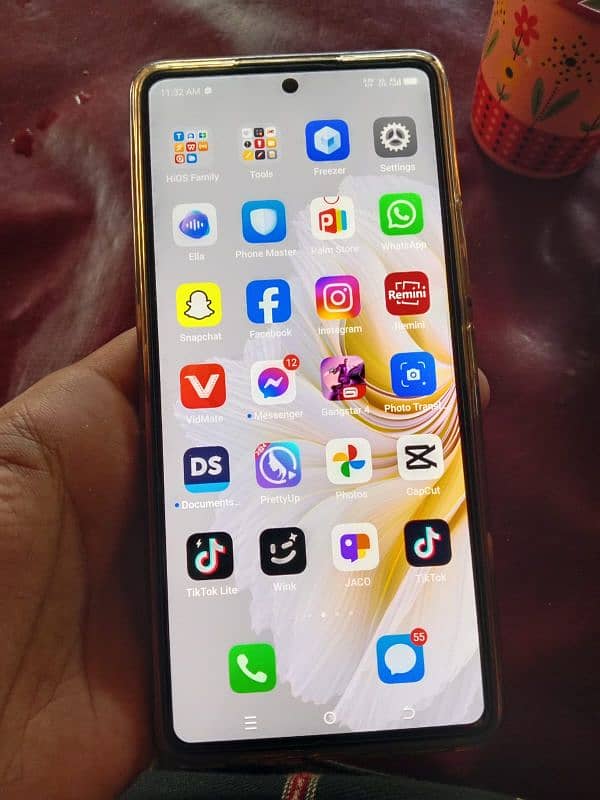 techno Camon 20 8 GB 256 GB luch condition 5