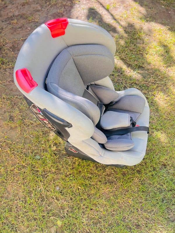 Tinnies Baby Car seat 2