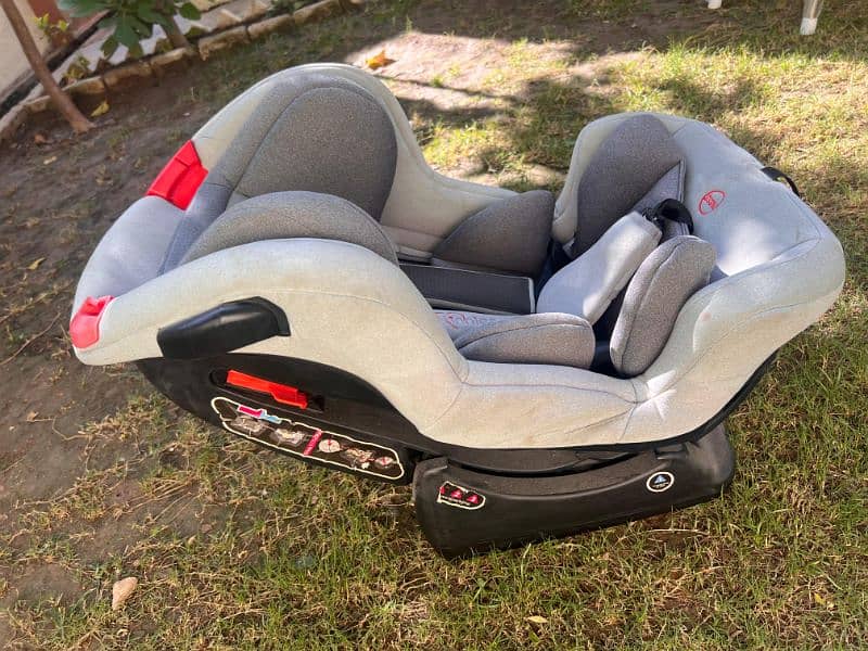 Tinnies Baby Car seat 4