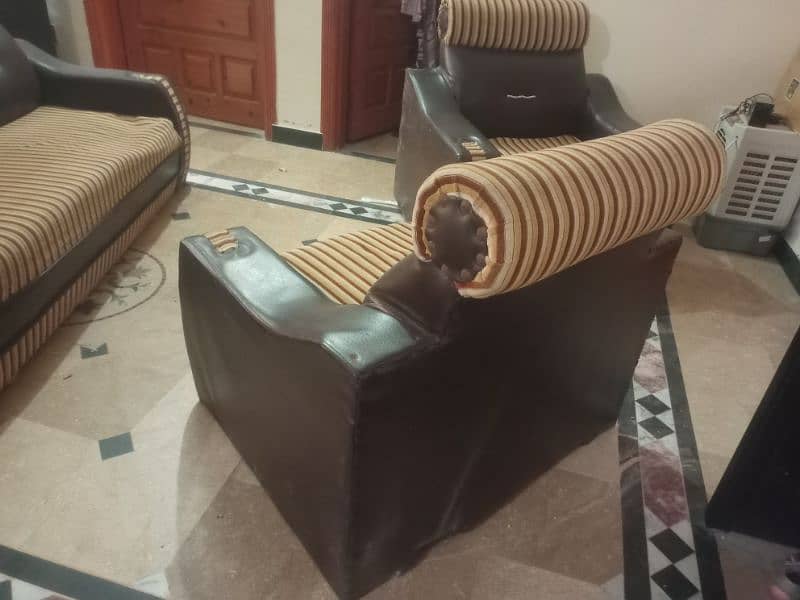 five seatar Sofa set for sale مناسب ریٹ 5