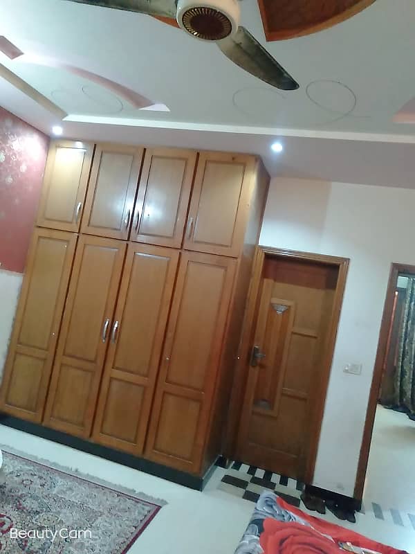 Vip beautiful 10 marla lower portion is available for rent in sabzazar lhr 2