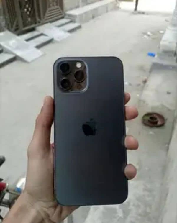 Iphone 12 pro max 1