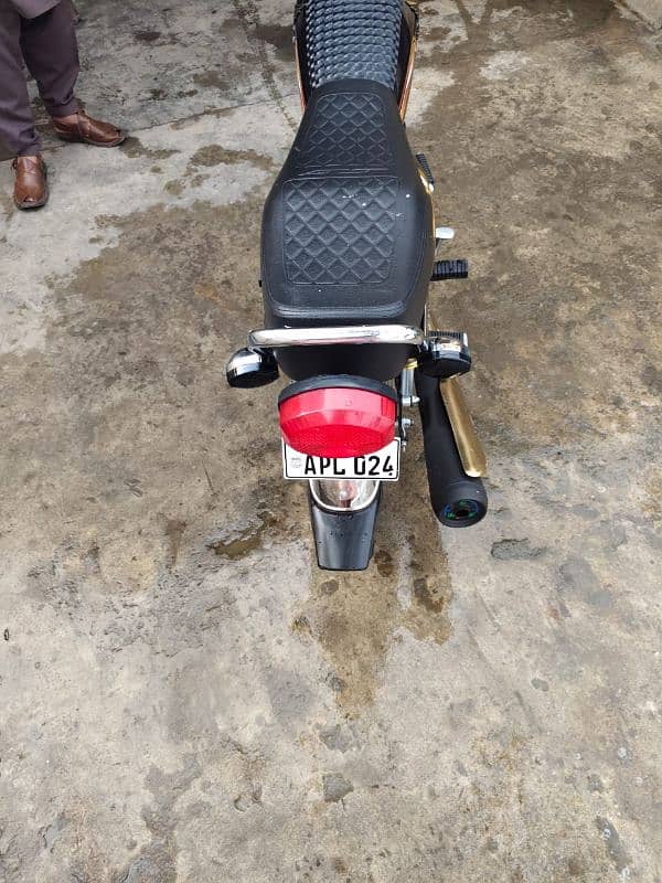 Honda self start special edition gold new 3